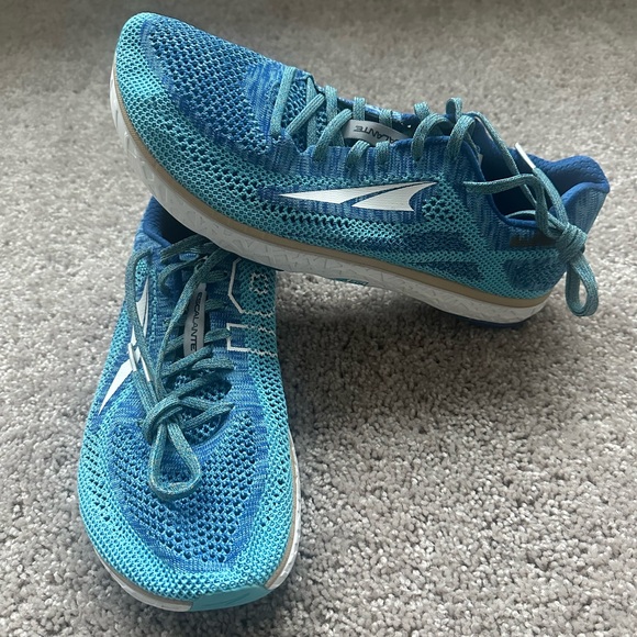 Altra Escalante Racer 2019 Boston Edition - Picture 2 of 7